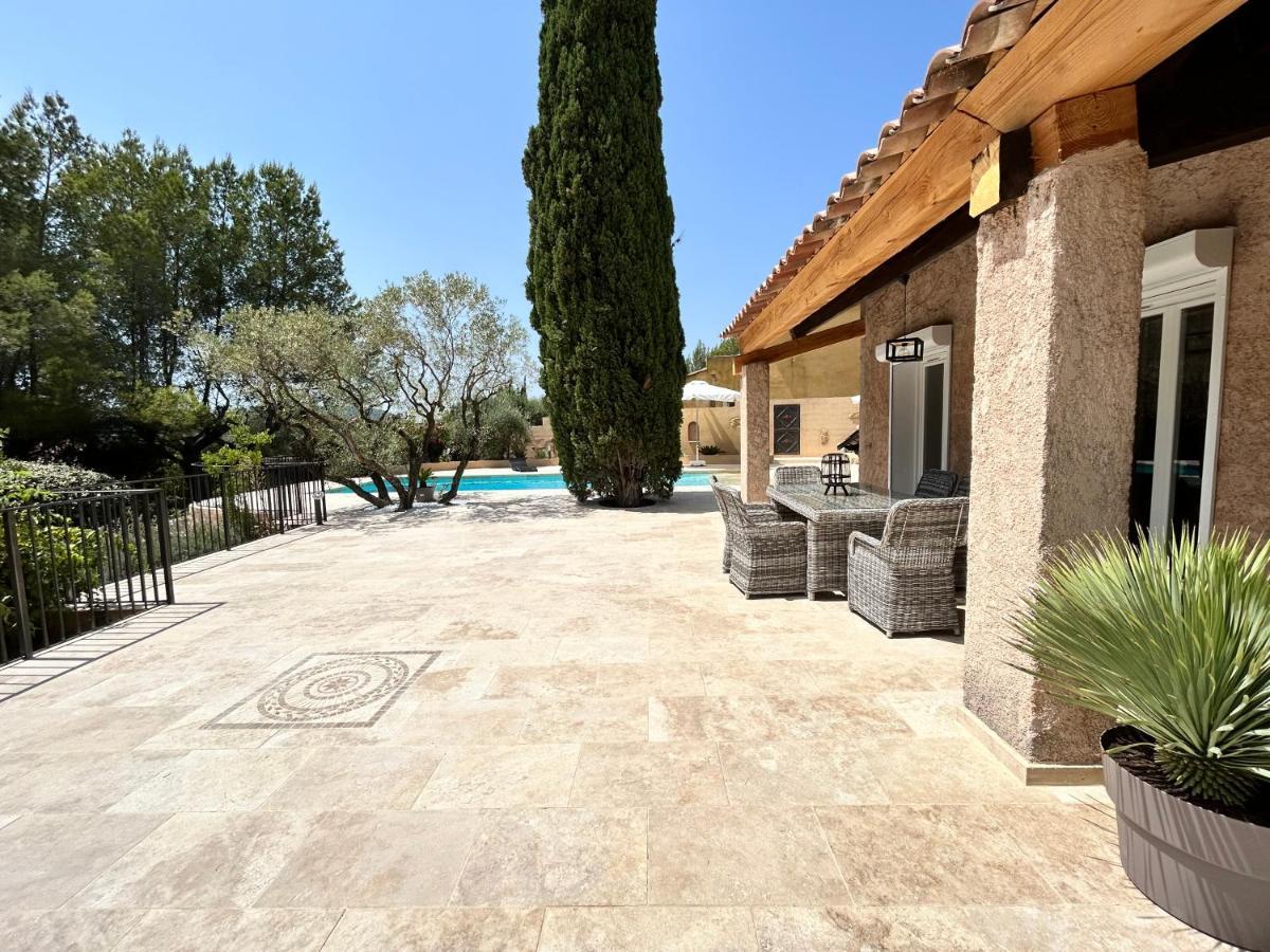 Villa De Charme En Campagne Avec Piscine Privee Et Nature Luxuriante Le Beausset Eksteriør billede